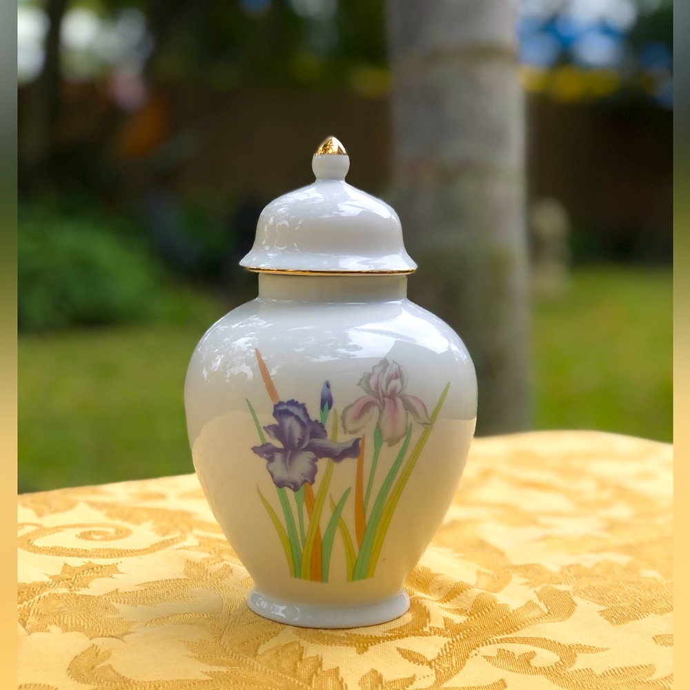 Ginger jar with lid - Vintage